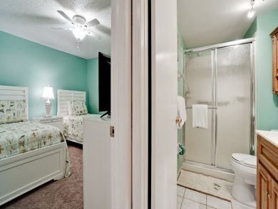 Great Value 2 Bedroom Holmes Beach Vacation Rental Sleeps 4